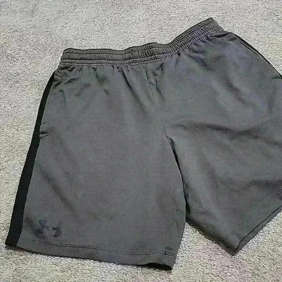 Mens UA shorts‎ - Picture 1 of 3